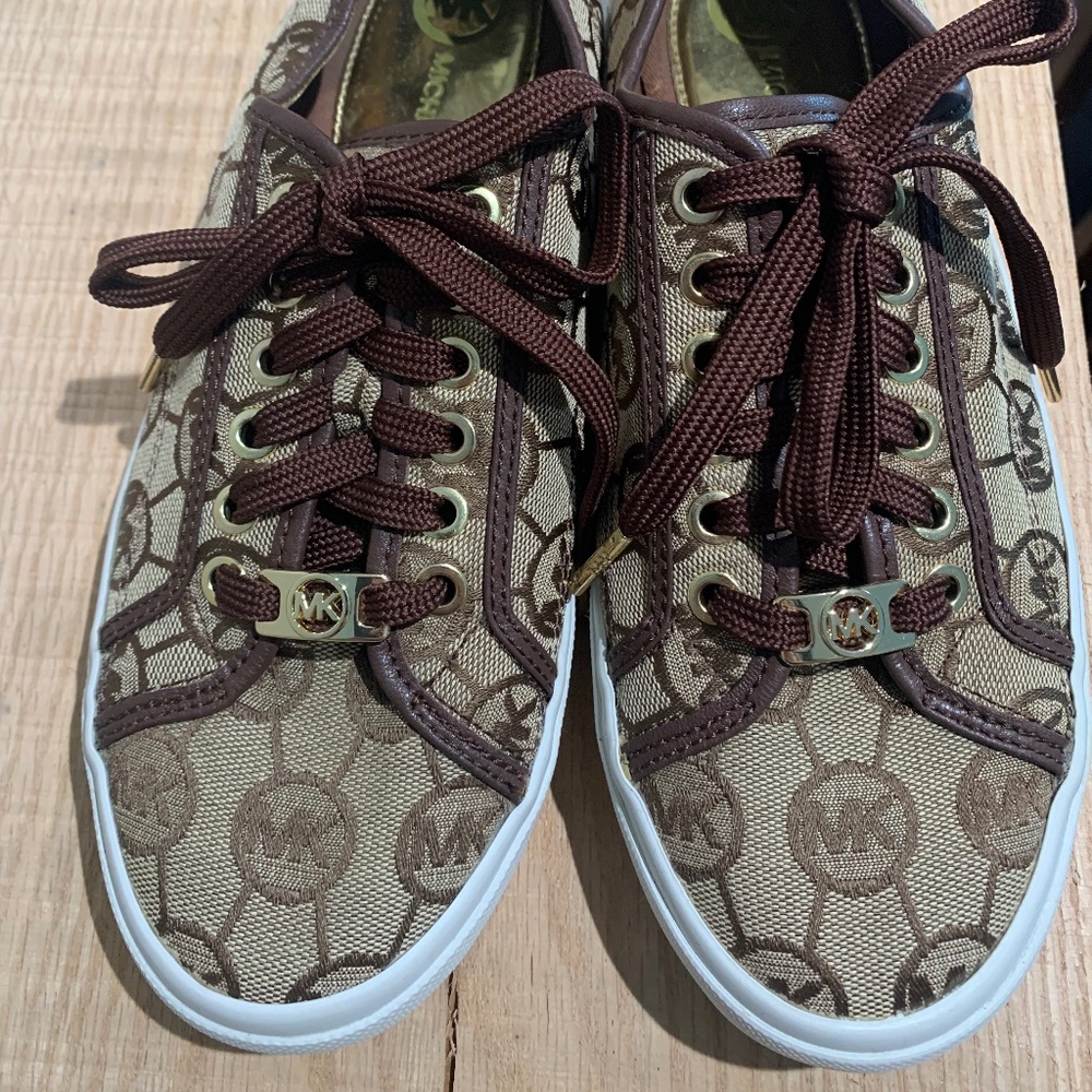 MICHAEL KORS shoes SZ 7 logo signature print lace-up sneakers - Picture 3 of 11